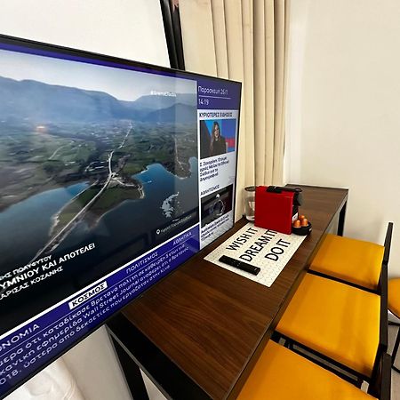 Travelers Luxury Suites, Studios & Apartments コルフ島 エクステリア 写真
