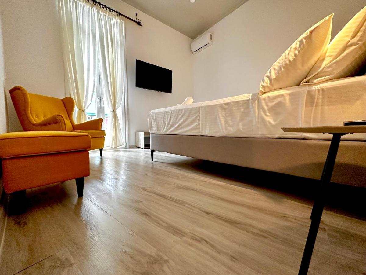 Travelers Luxury Suites, Studios & Apartments コルフ島 エクステリア 写真