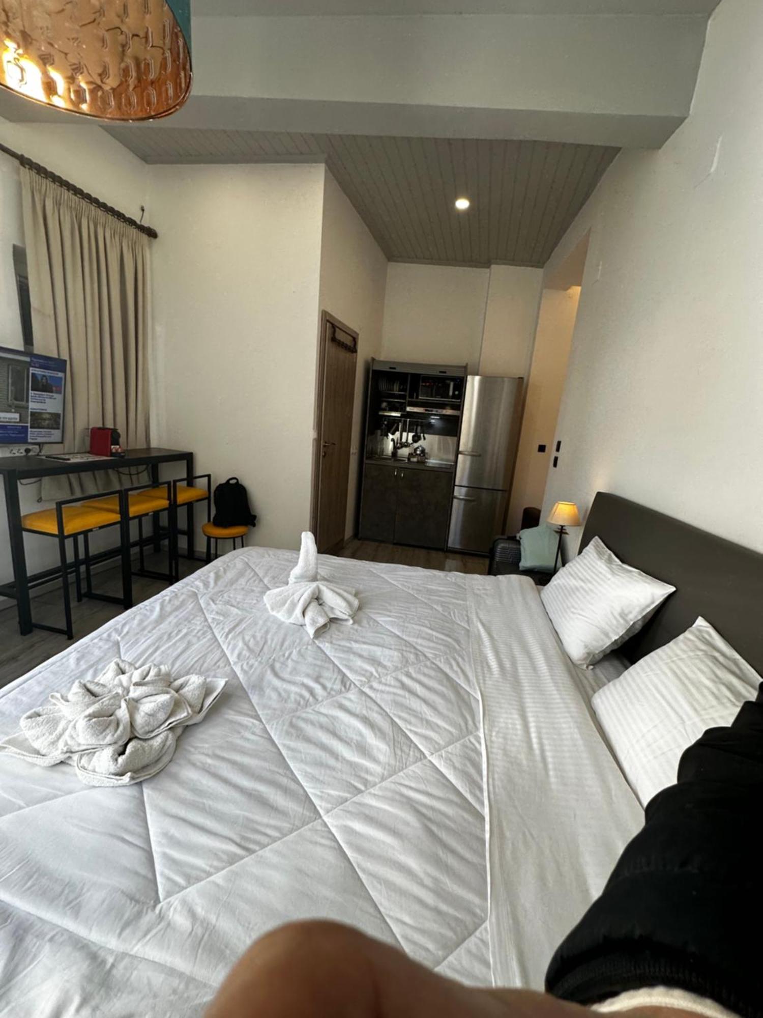 Travelers Luxury Suites, Studios & Apartments コルフ島 エクステリア 写真