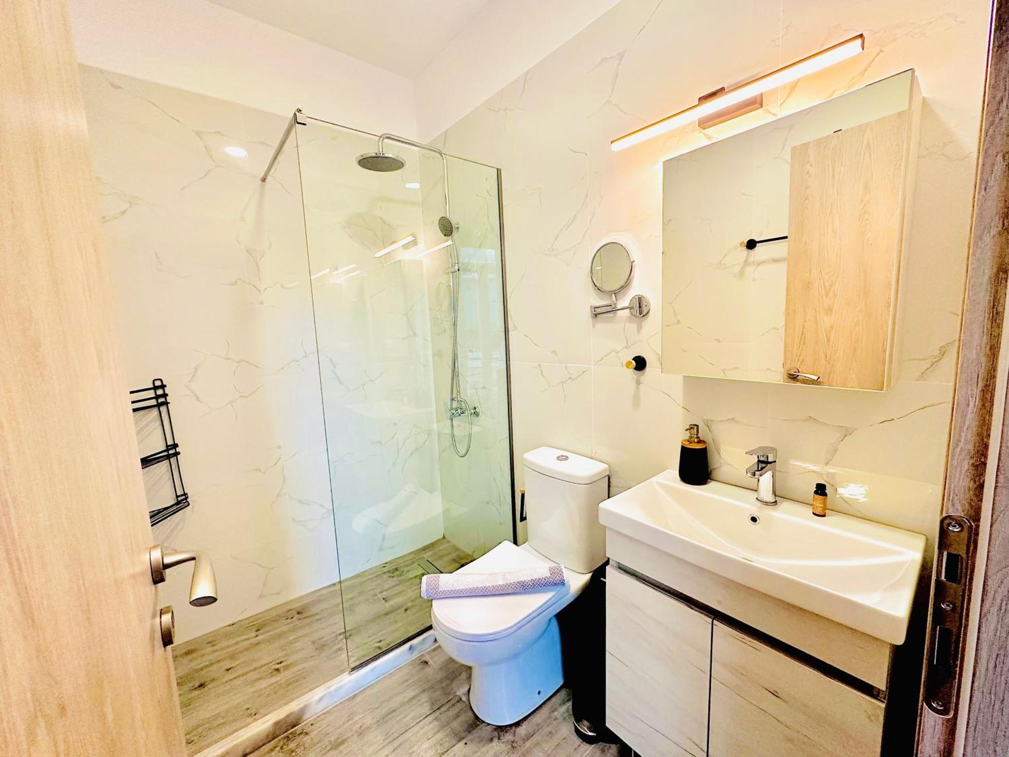 Travelers Luxury Suites, Studios & Apartments コルフ島 エクステリア 写真